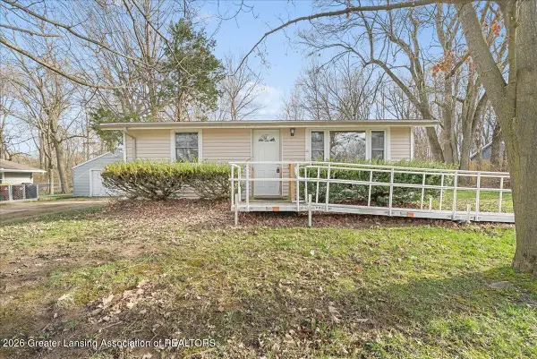 815 Elmwood, DeWitt, MI 48820