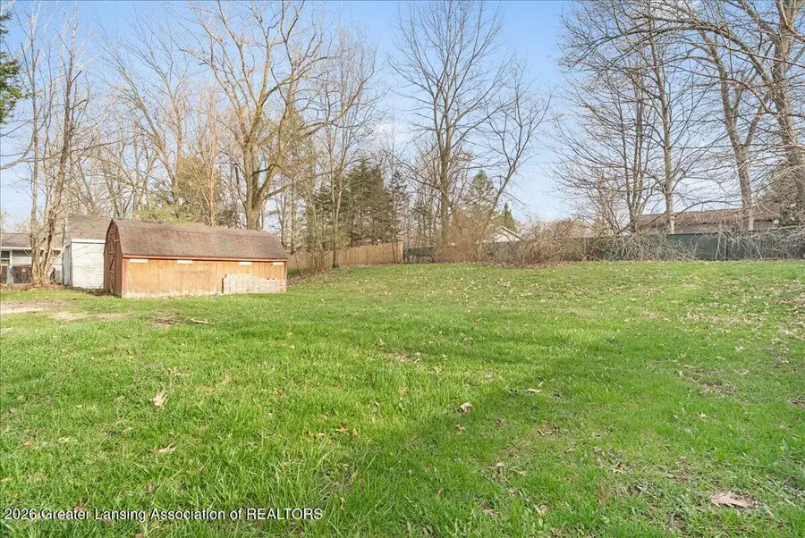 815 Elmwood, Dewitt, MI 48820 - #3