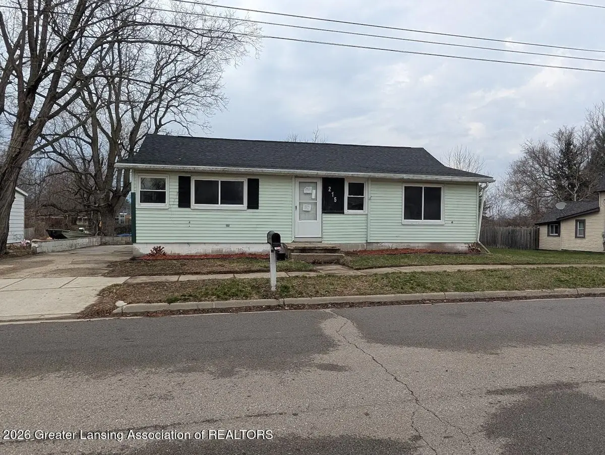 215 E 2nd North Street, Laingsburg, MI 48848 - #1