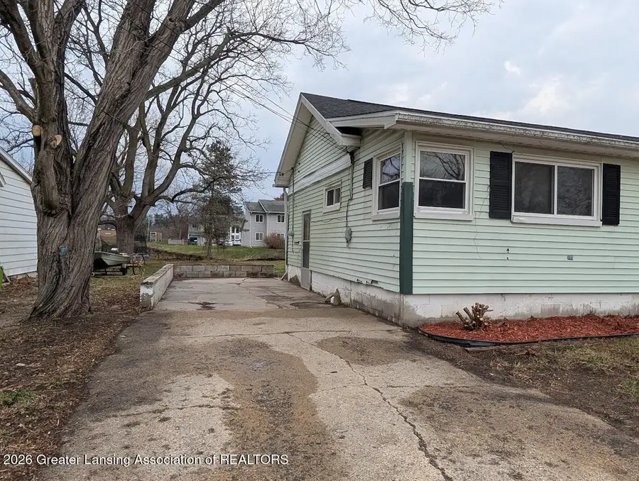 215 E 2nd North Street, Laingsburg, MI 48848 - #3