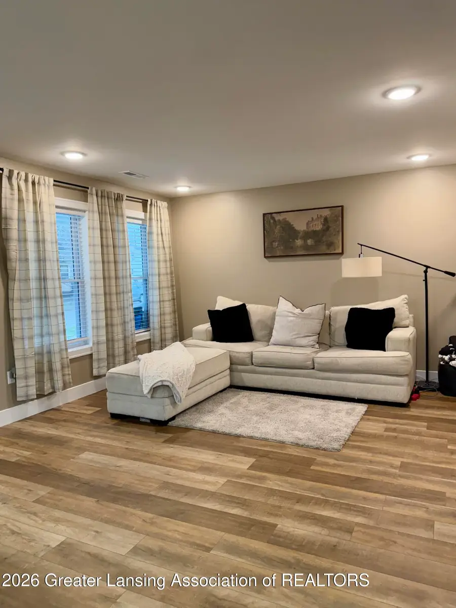 608 Detroit Street, Jackson, MI 49201 - #3