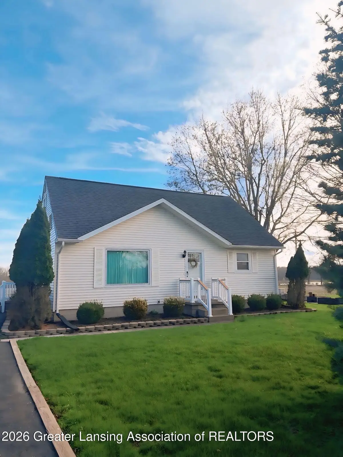 3124 E Round Lake Road, Dewitt, MI 48820 - #1