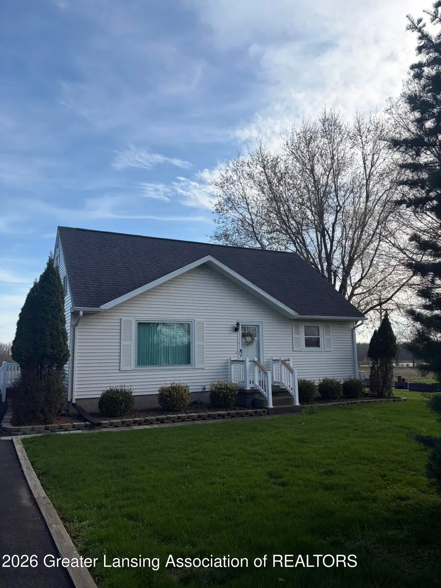 3124 E Round Lake Road, Dewitt, MI 48820 - #2