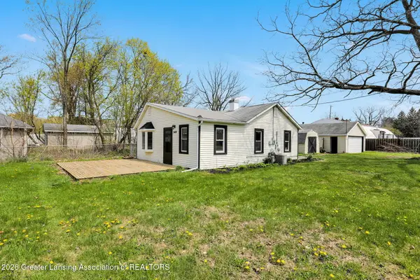 3404 N Larch Street, Lansing, MI 48906