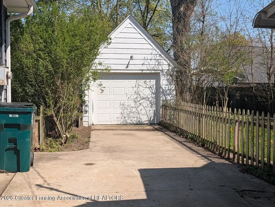 916 Cleo Street, Lansing, MI 48915 - #3