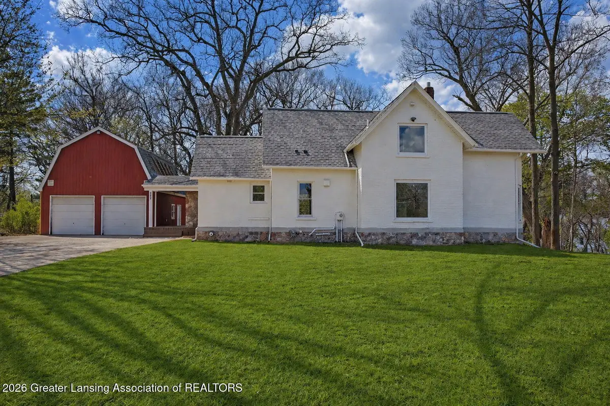 652 E Jefferson Street, Grand Ledge, MI 48837 - #1