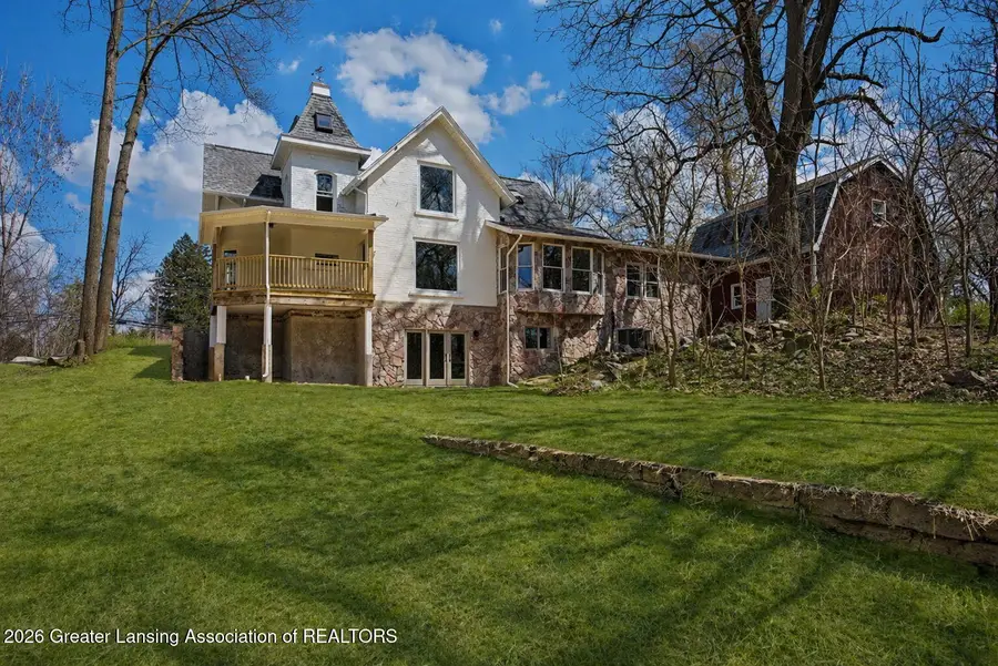 652 E Jefferson Street, Grand Ledge, MI 48837 - #3