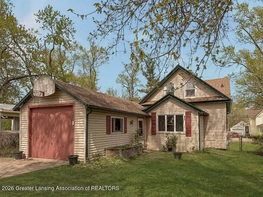 227 W Lincoln Street, Grand Ledge, MI 48837 - #3