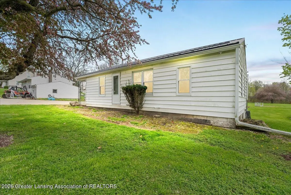 5662 E Clark Road, Bath, MI 48808 - #1