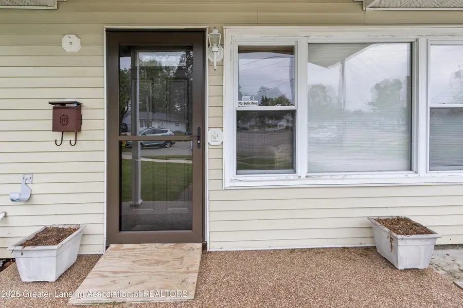 5017 Kessler Drive, Lansing, MI 48910 - #2