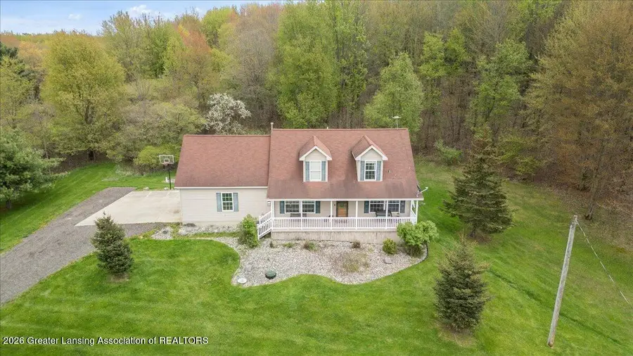 5049 S Saint Clair Road, Saint Johns, MI 48879 - #2