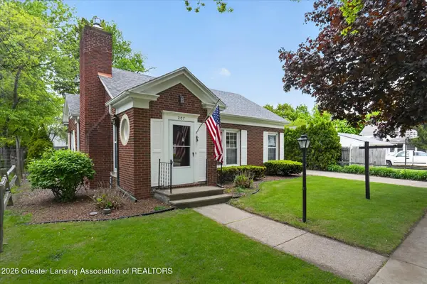 207 E Mcconnell Street, St. Johns, MI 48879