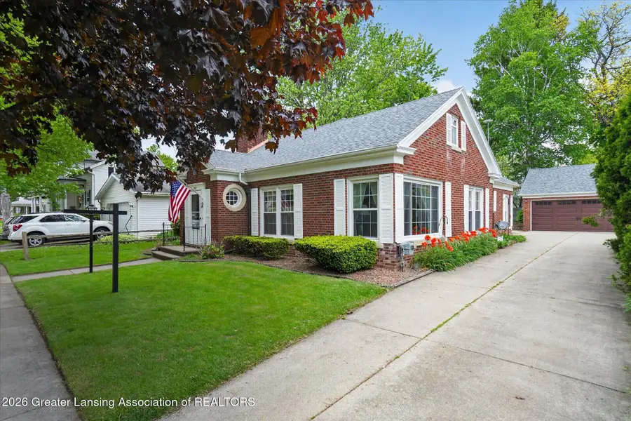 207 E Mcconnell Street, Saint Johns, MI 48879 - #3