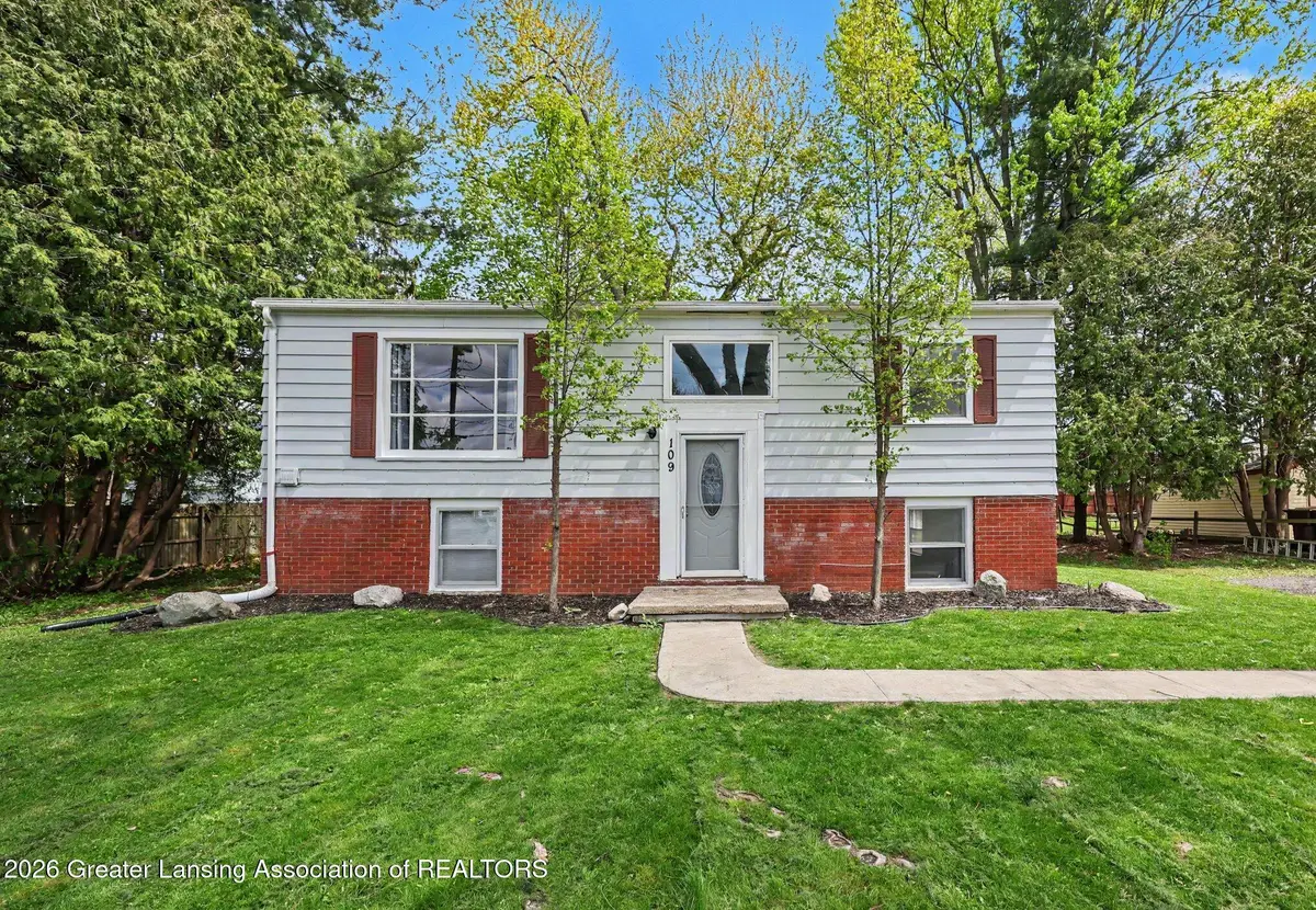 109 S Sherman Street, Leslie, MI 49251 - #1