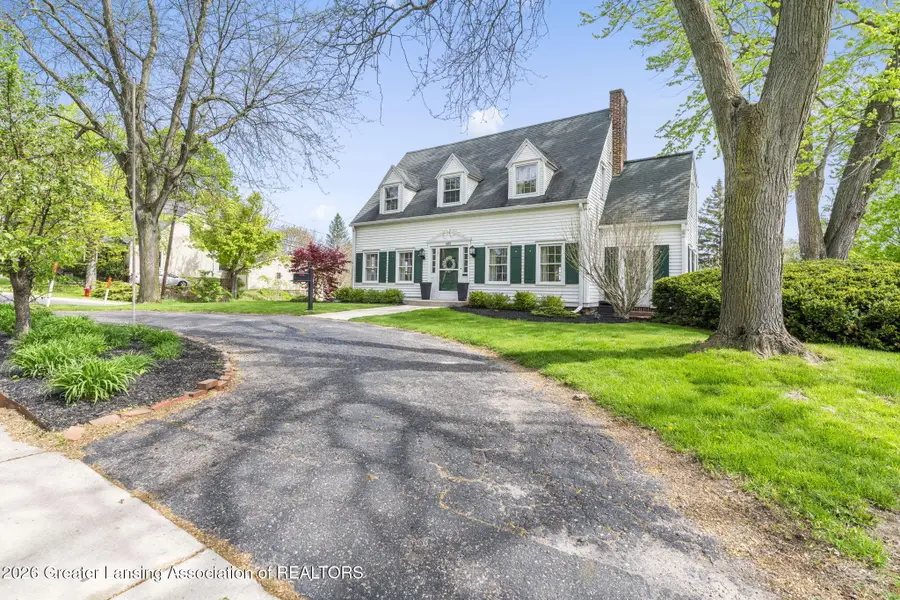 603 E Jefferson Street, Grand Ledge, MI 48837 - #3