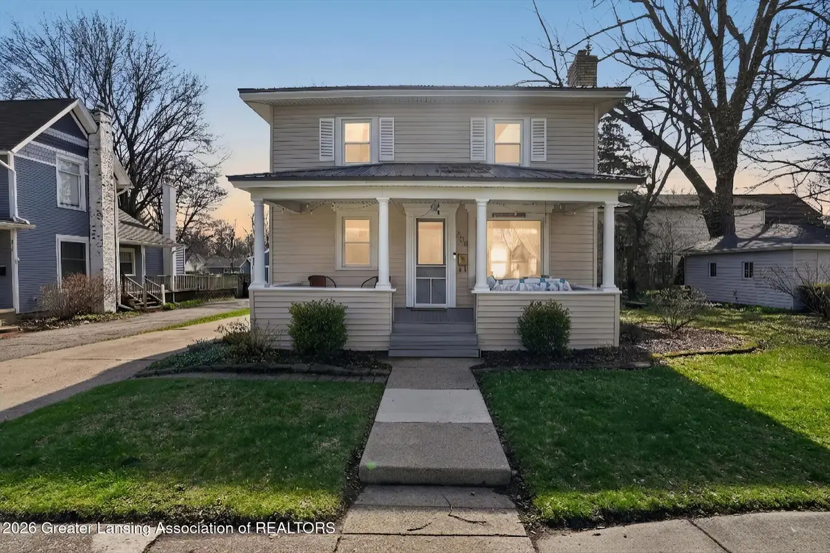 206 E Scott Street, Grand Ledge, MI 48837 - #1