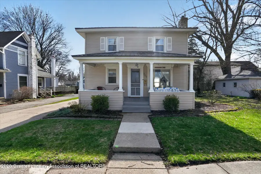 206 E Scott Street, Grand Ledge, MI 48837 - #3
