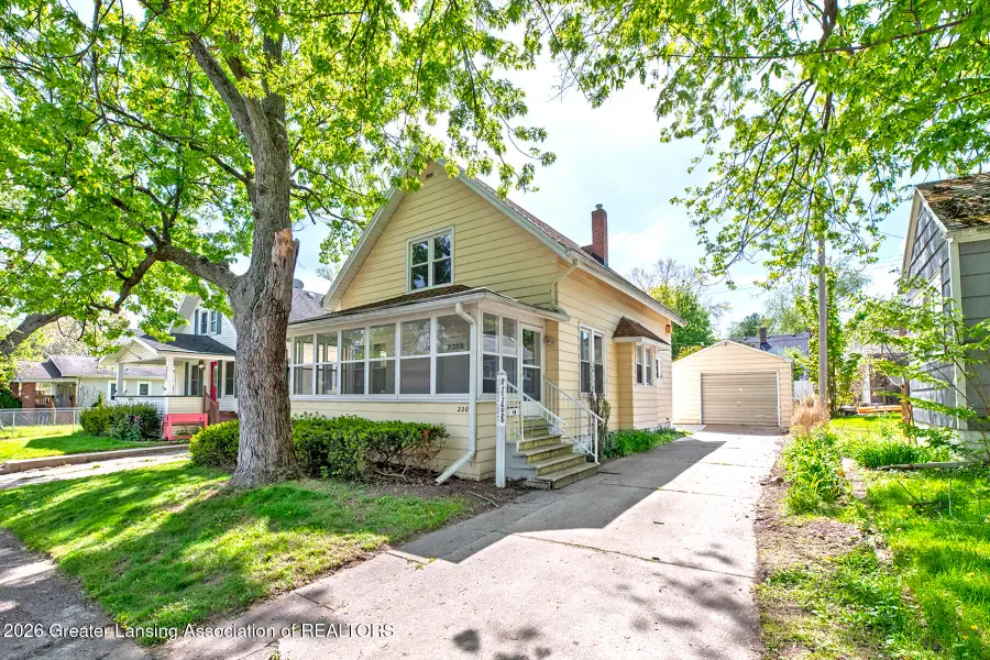 2204 Clifton Avenue, Lansing, MI 48910 - #2