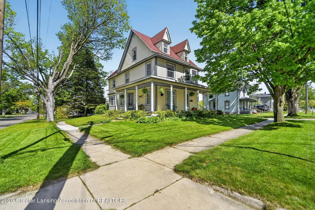 124 W Lincoln Street, Grand Ledge, MI 48837 - #1