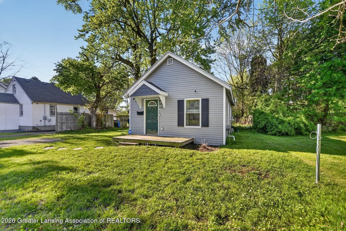 320 E Hodge Avenue, Lansing, MI 48910 - #1