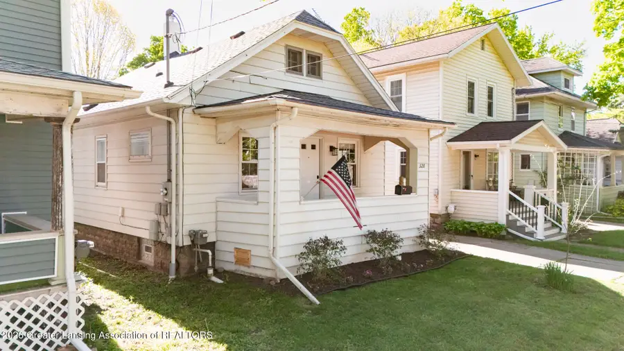 328 N Clemens Avenue, Lansing, MI 48912 - #2