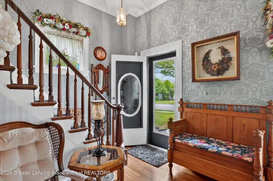 812 N Clinton Street, Grand Ledge, MI 48837 - #3