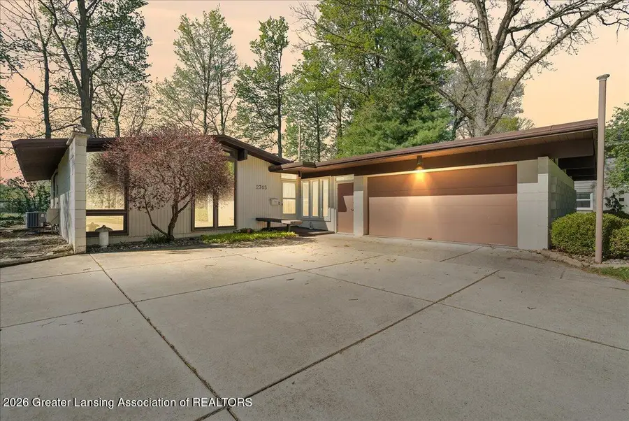 2705 Woodview Drive, Lansing, MI 48911 - #2