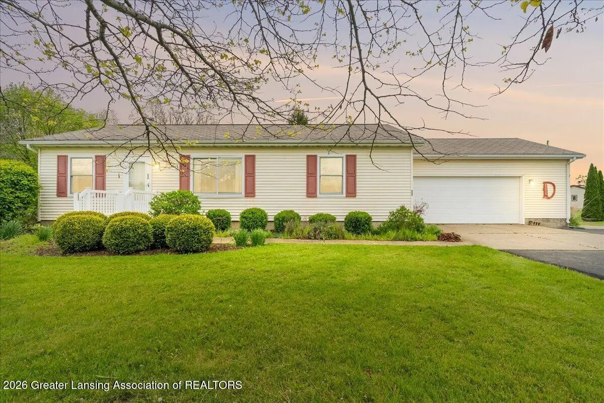 9215 S Clinton Trail, Eaton Rapids, MI 48827 - #1