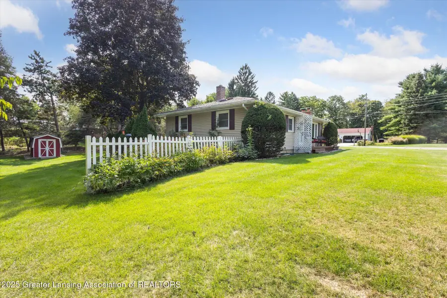 1517 N Primrose Lane, Dewitt, MI 48820 - #2