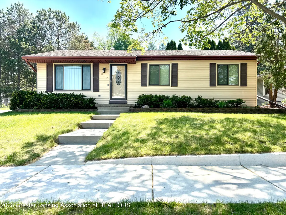 637 Green Street, Grand Ledge, MI 48837 - #1
