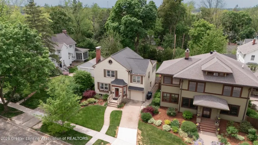 225 E Chesterfield Parkway, East Lansing, MI 48823 - #3