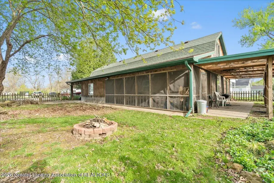226 N Ewen Street, Maple Rapids, MI 48853 - #2