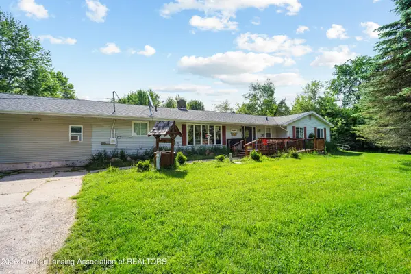 10216 N Royston Road, Grand Ledge, MI 48837