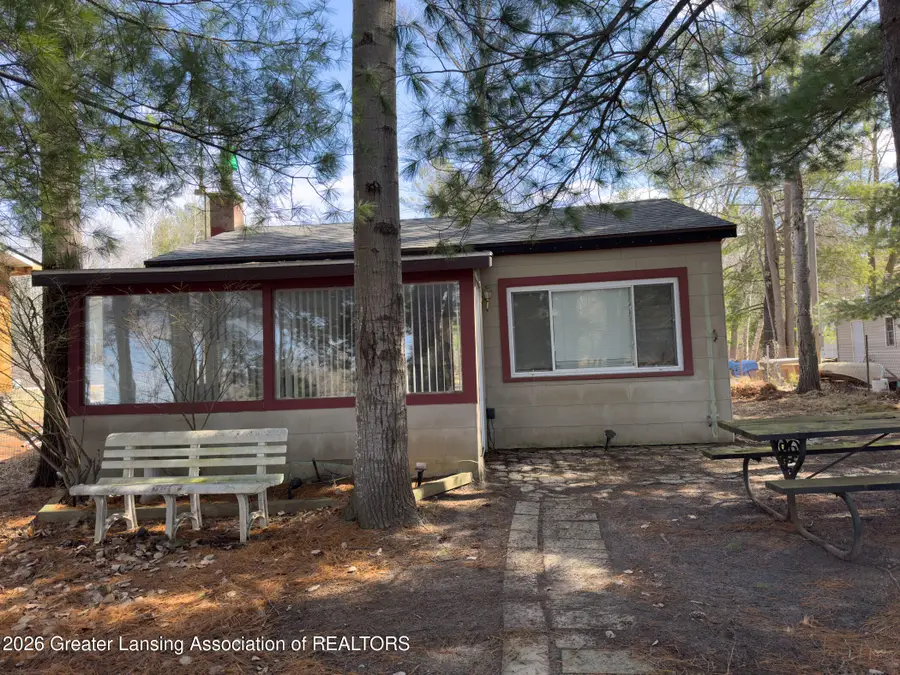137 Dennis Road, Gladwin, MI 48624 - #2