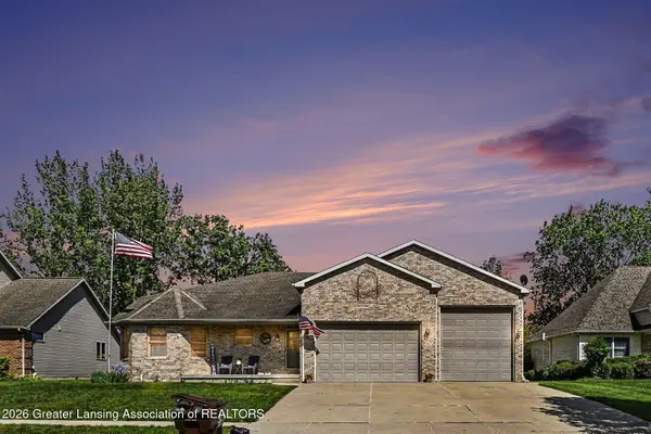1812 Schoolhouse Road, Lansing, MI 48917