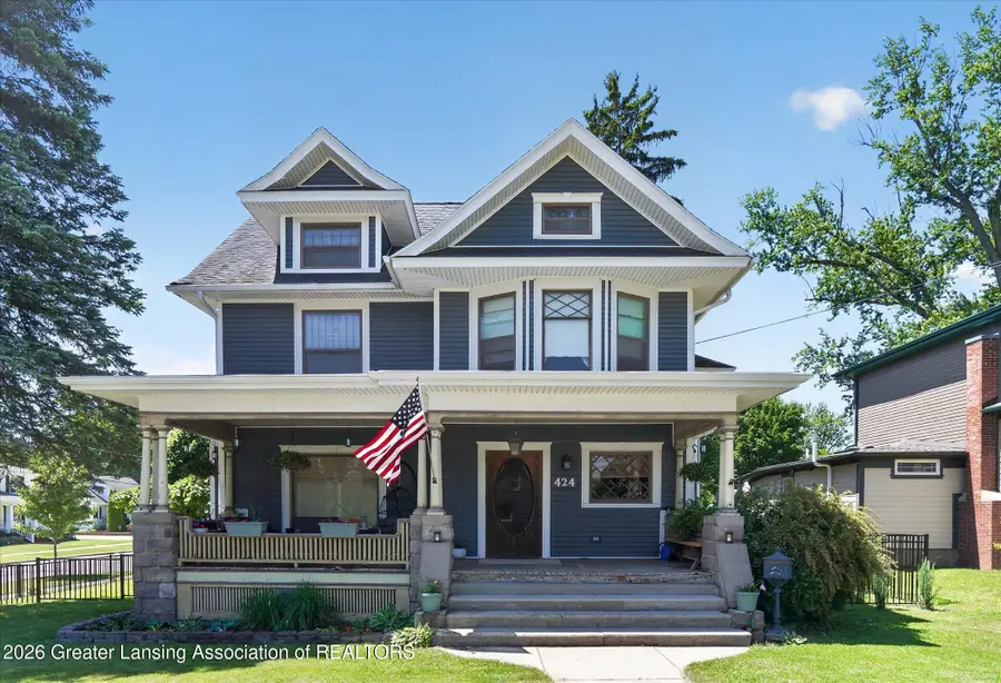 424 E Jefferson Street, Grand Ledge, MI 48837 - #3