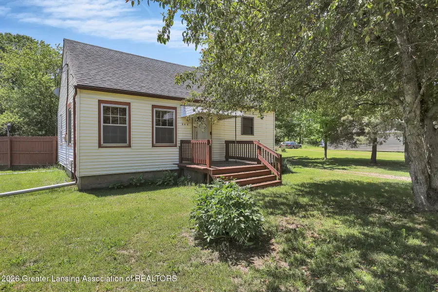 946 E Henry Street, Charlotte, MI 48813 - #2