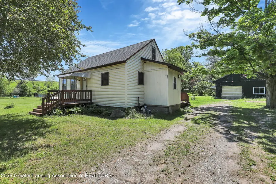 946 E Henry Street, Charlotte, MI 48813 - #3
