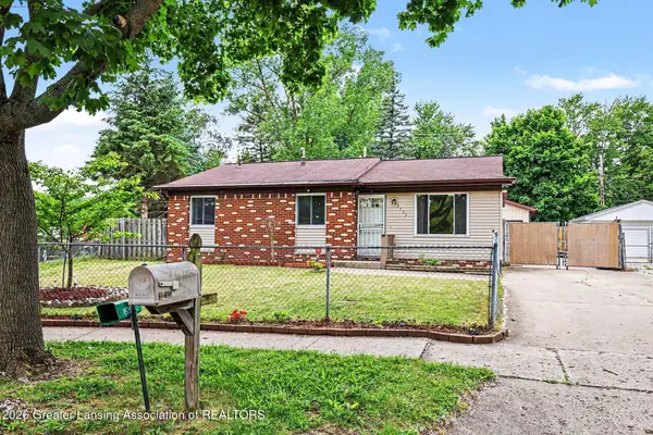3735 Fox Pointe S, Lansing, MI 48911