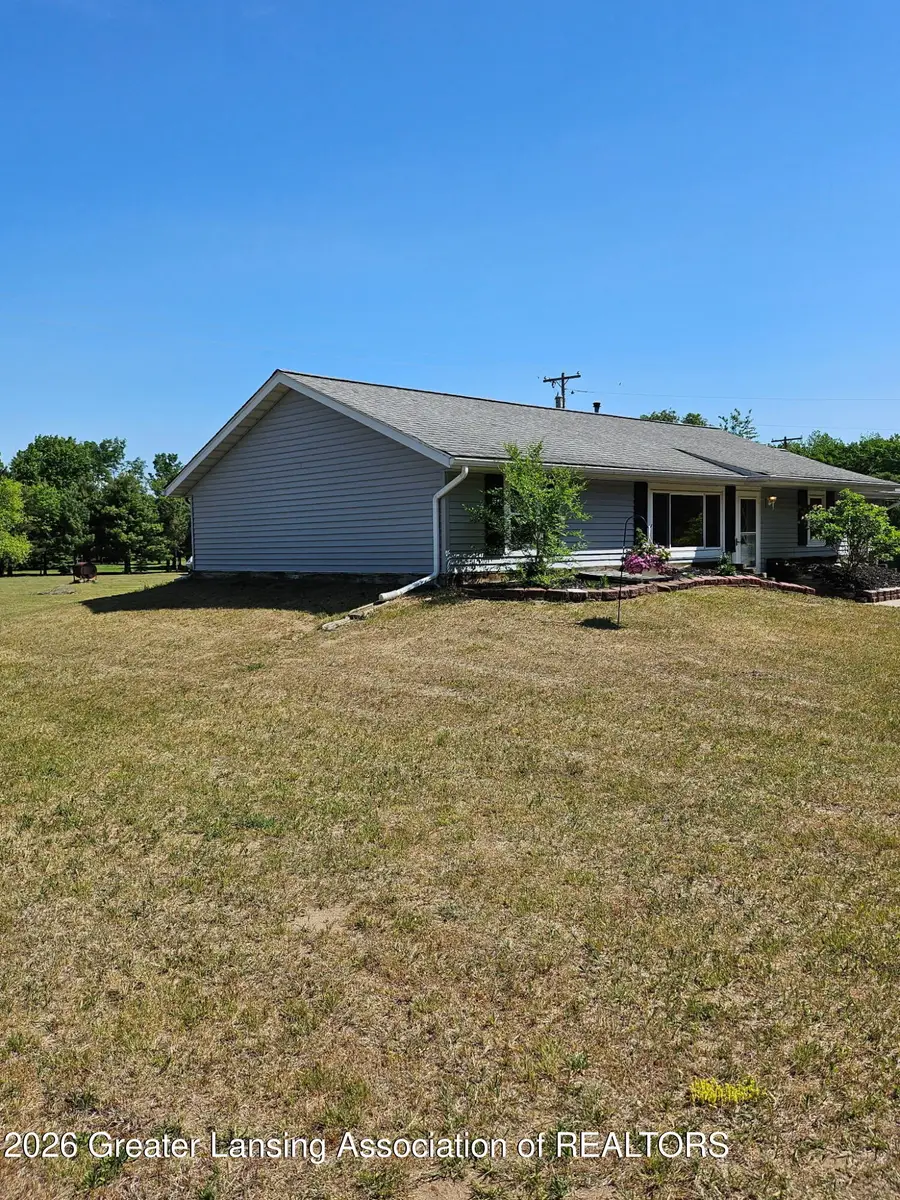 9711 E River Road, Mount Pleasant, MI 48858 - #3