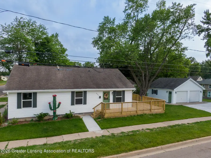 220 Edwards Street, Grand Ledge, MI 48837 - #3