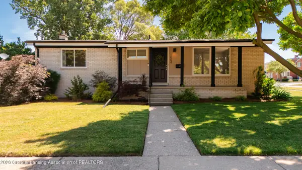 1004 N Magnolia Avenue, Lansing, MI 48912