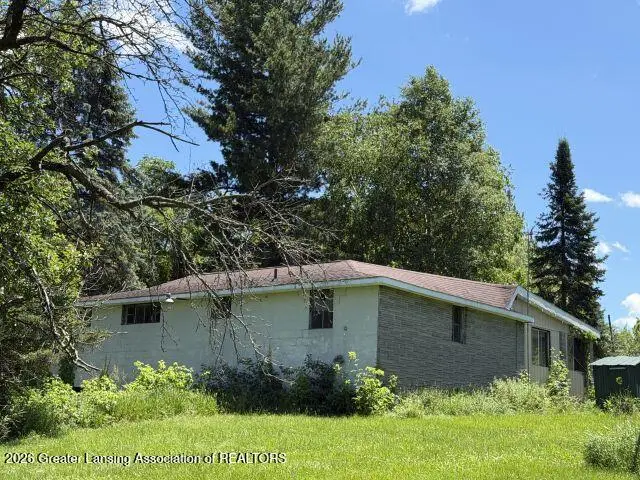 8817 Columbia Highway, Eaton Rapids, MI 48827 - #1