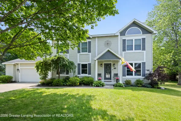 824 Amesbury Drive, DeWitt, MI 48820