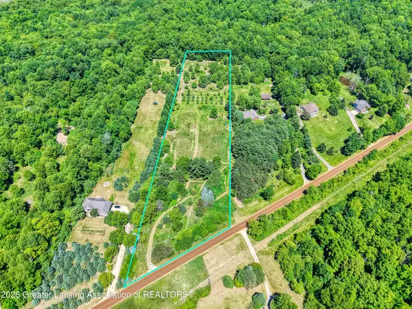 8716 Warner Road, Haslett, MI 48840
