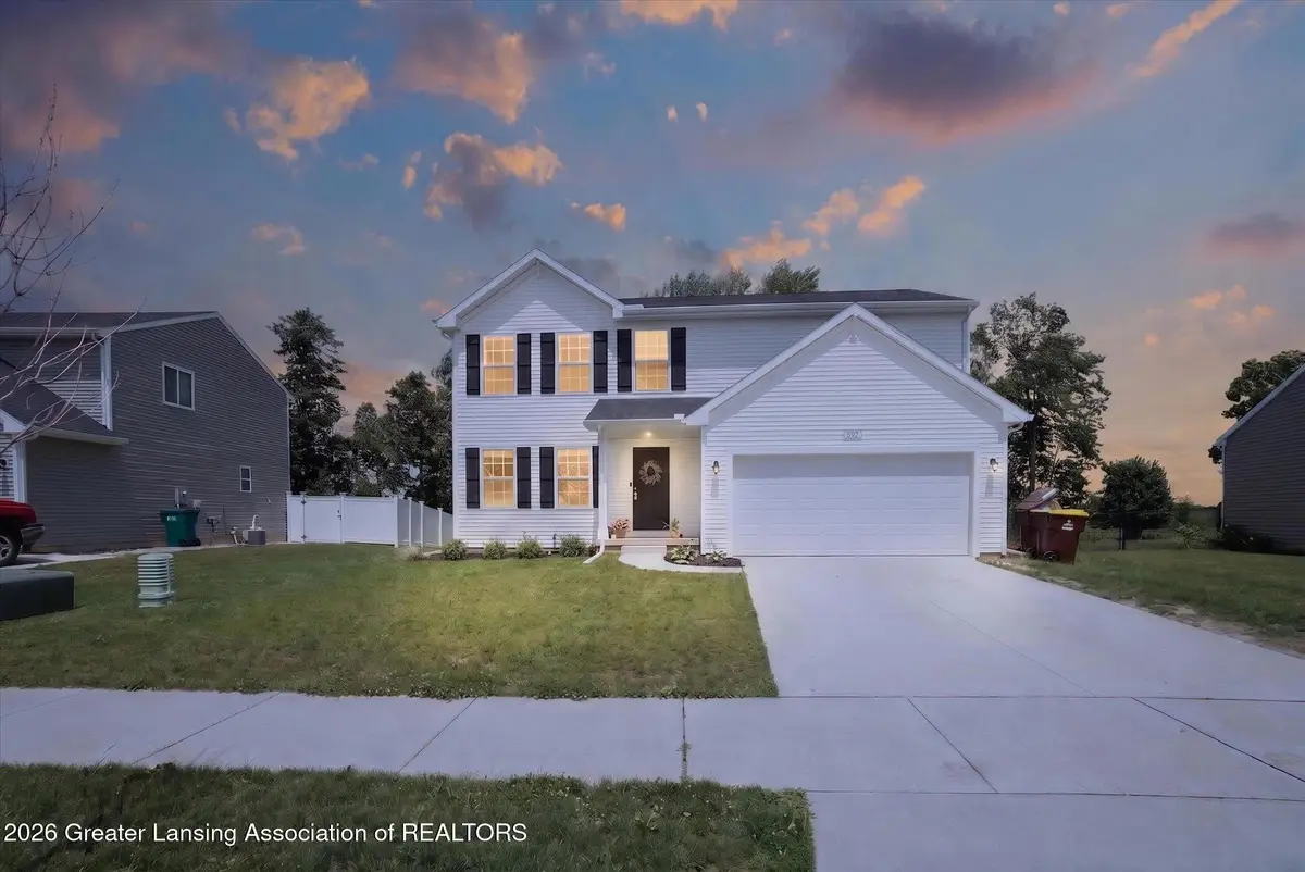 882 Saint Johns Chase, Grand Ledge, MI 48837 - #1