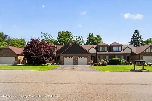 1917 Danbury E, Okemos, MI 48864