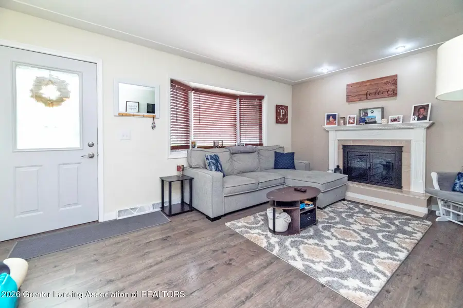 4037 S Pine Dell Drive, Lansing, MI 48911 - #2