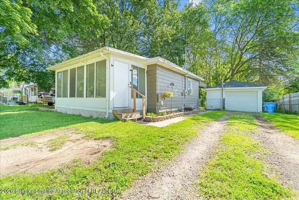 5937 Hughes Road, Lansing, MI 48911