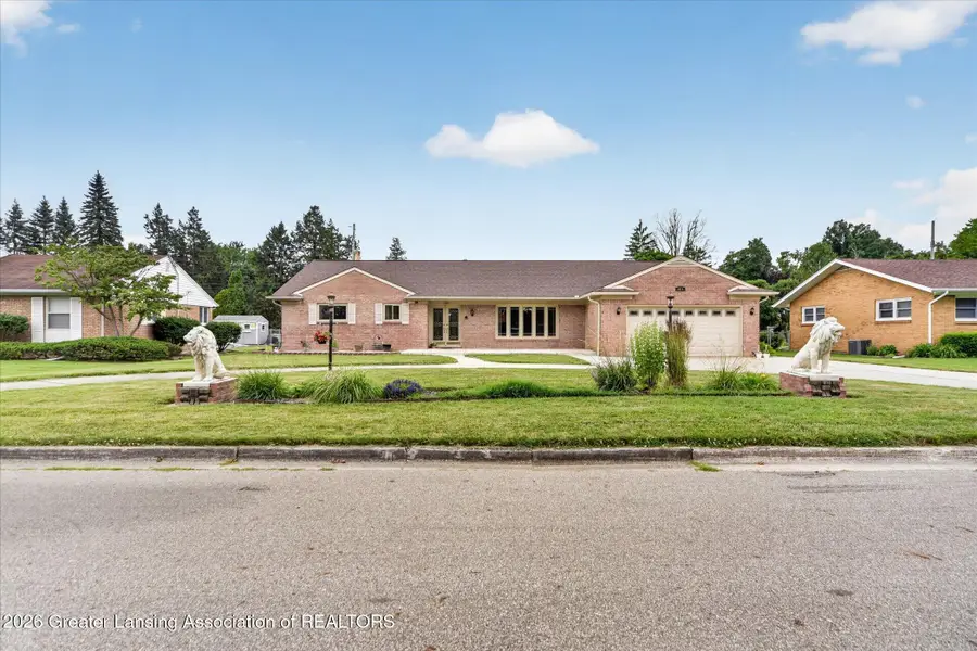 2915 N Cambridge Road, Lansing, MI 48911 - #2